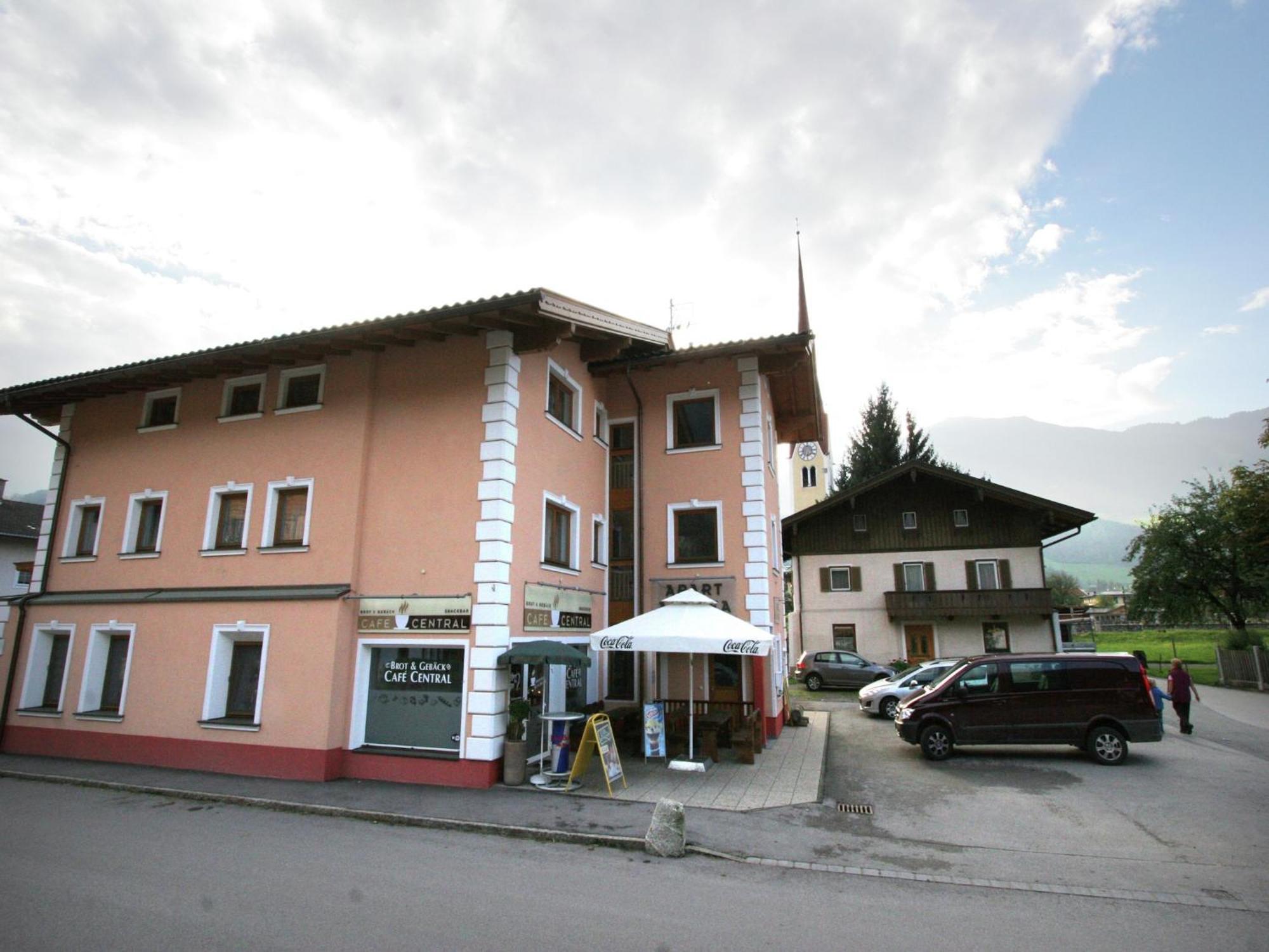 Spacious Apartment In Uderns Near Ski Area Luaran gambar